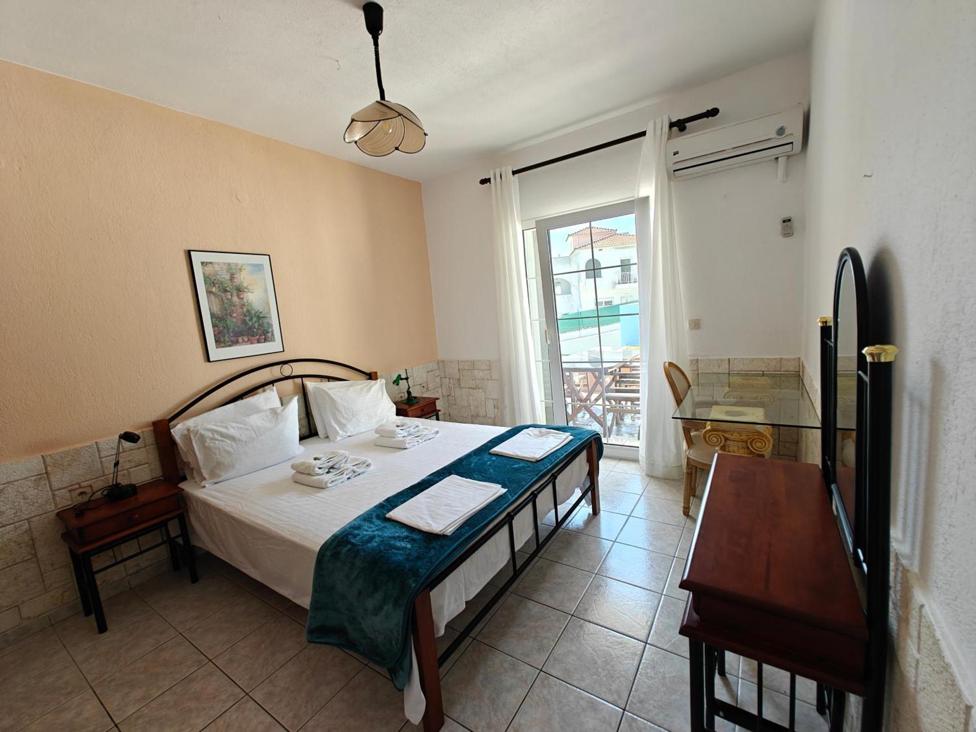 Villa Askamnia And Suites Nikiti  Esterno foto